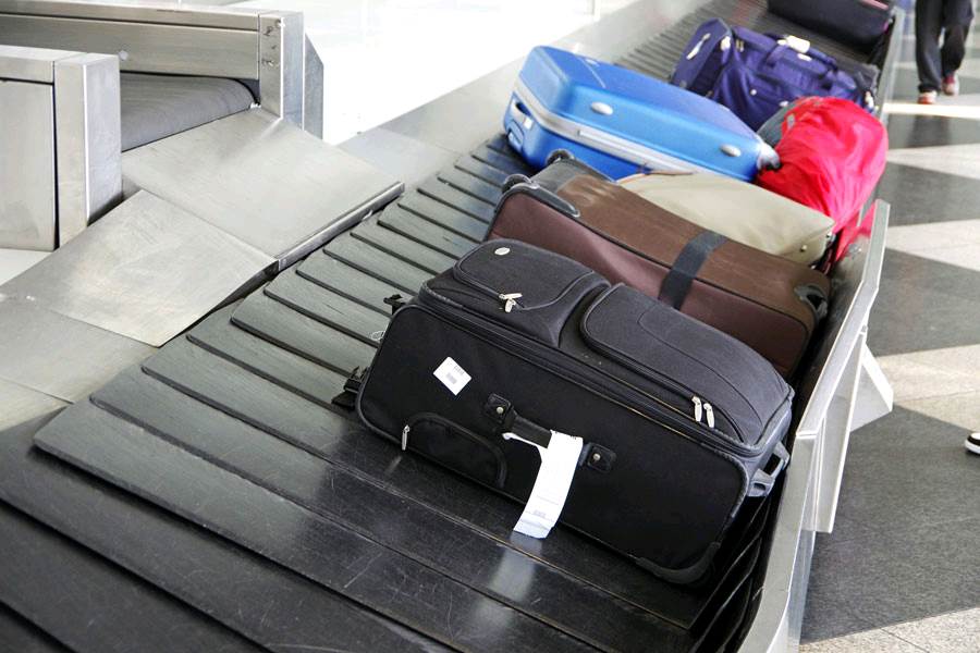 El envío de equipaje, la alternativa a la falta de espacio y las tasas de las aerolíneas