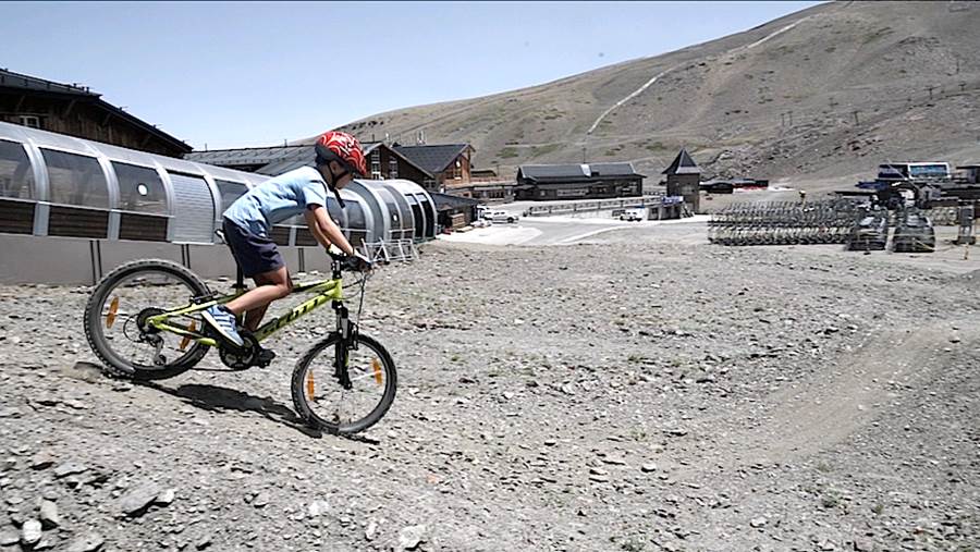 El Bike Park de Sierra Nevada incorpora el circuito de descenso infantil