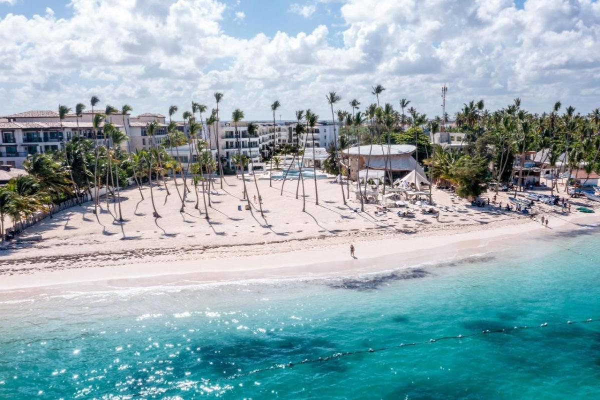 El Hotel Nivia Playa Coral, en Punta Cana (República Dominicana)es significa la entrada de Garden Hotels en República Dominicana.