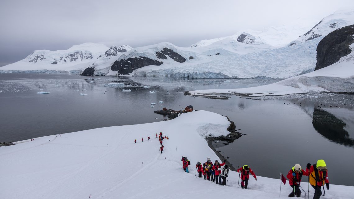 Descubre la Antártida con Hurtigruten